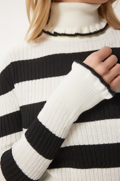 Happiness İstanbul Pullover in ecru / schwarz, Produktansicht