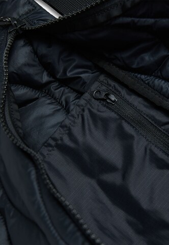 PEAK PERFORMANCE Belt bag in Black