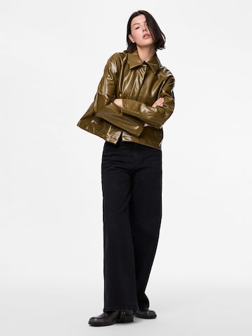 PIECES Between-season jacket 'MERRY' in Green
