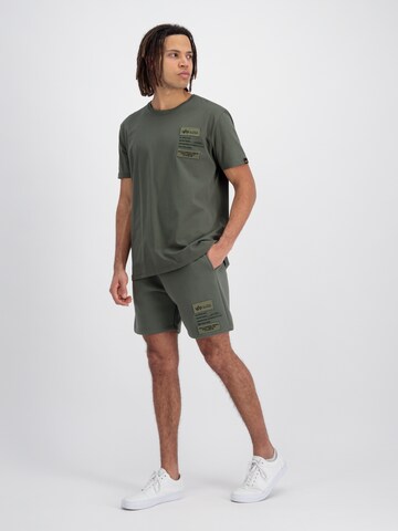 Loosefit Pantalon ALPHA INDUSTRIES en vert