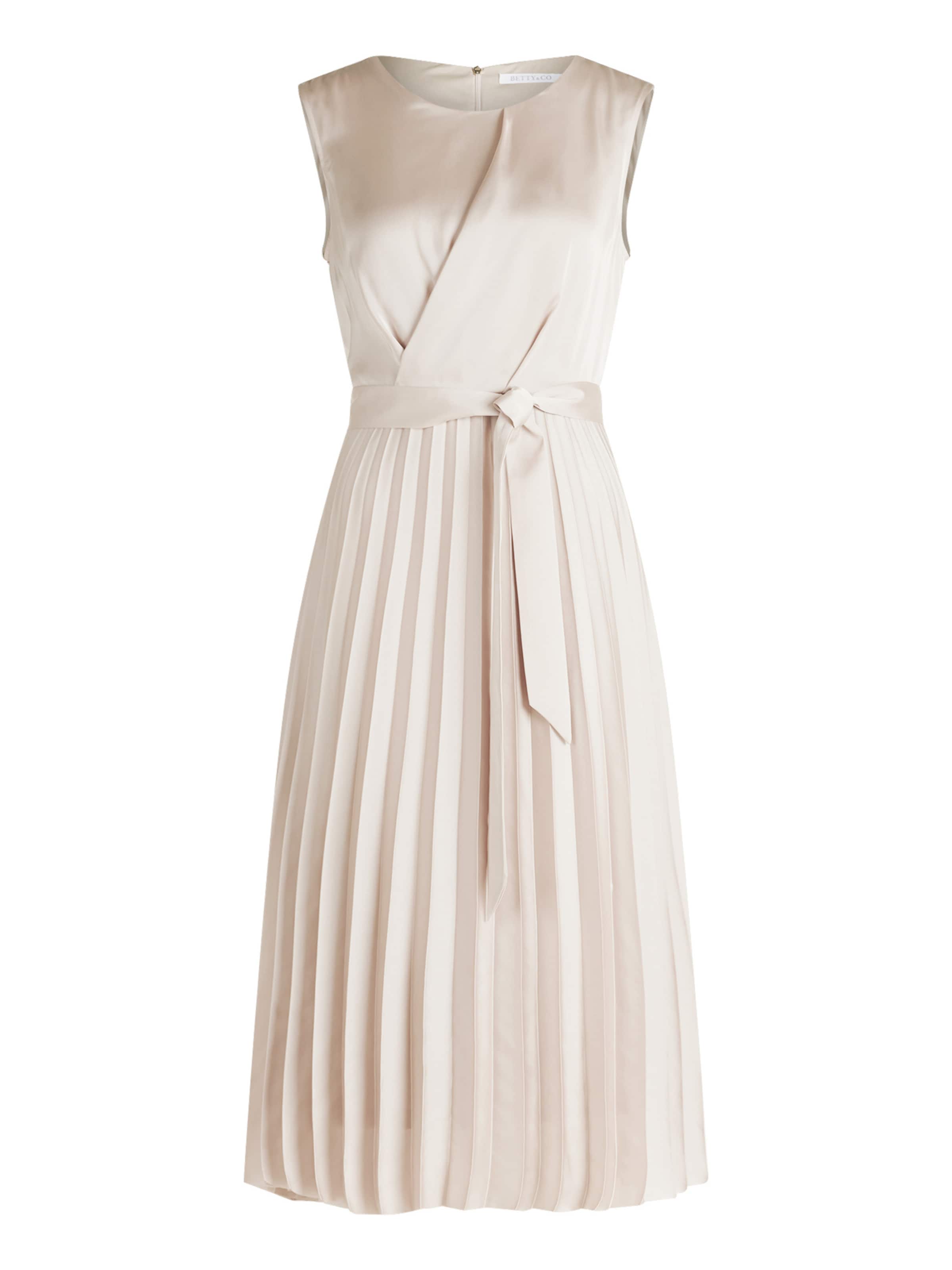 Betty & Co Cocktailjurk in Beige: voorkant