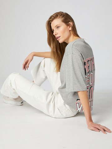 T-Shirt 'Claas' ABOUT YOU x Benny Cristo en gris