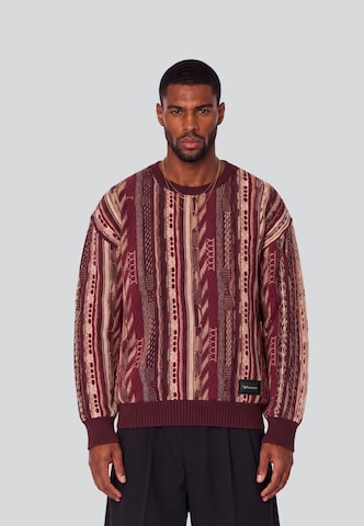 Pullover di Colucci in rosso: frontale