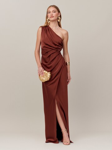 Sável Dress in Brown: front