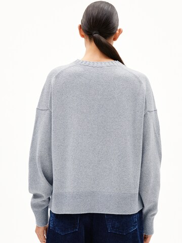 Pull-over ARMEDANGELS en gris