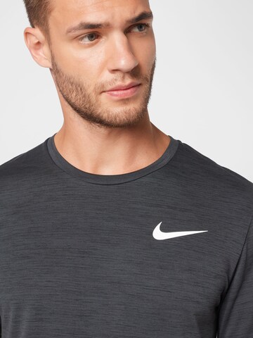 NIKE Sportshirt 'Pro' in Schwarz