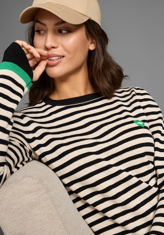 KangaROOS Pullover in Grün