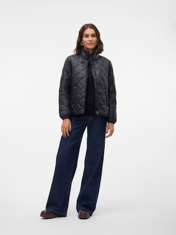 juoda VERO MODA Demisezoninė striukė 'Skylar'