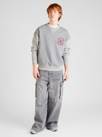 TOMMY HILFIGER - Sweatshirt em cinzento