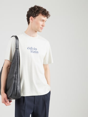 Calvin Klein Jeans Regularen Majica 'Relaxed Logo' | siva barva: sprednja stran