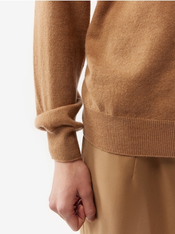 GOBI Cashmere Sweater in Beige