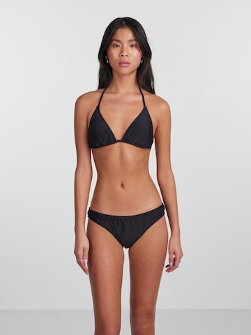 Bas de bikini 'BAOMI' PIECES en noir