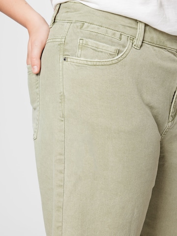 Esprit Curves Regular Jeans in Green