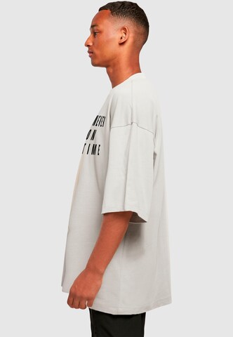 Mister Tee T-Shirt 'Never On Time' in Grau