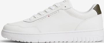 TOMMY HILFIGER Sneakers 'Basket Core' in White: front