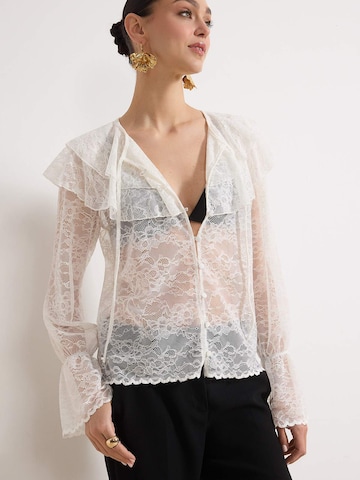 Trendyol - Blusa em branco