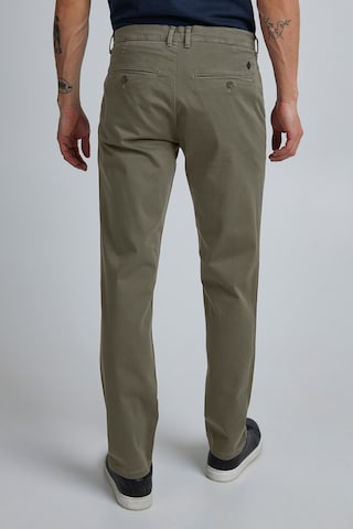 Regular Pantalon chino 'Viggo' Casual Friday en vert