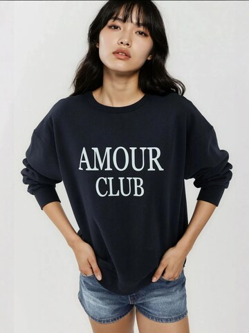 Hiccup Sweatshirt in Blue: front
