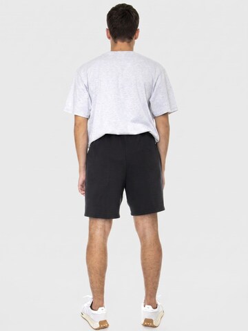 Baggy Pantalon 'Mens Comfycush Fleece Black Shorts' VANS en noir