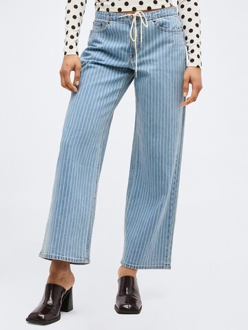 Wide leg Jeans de la Abercrombie & Fitch pe albastru: față