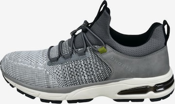 Baskets basses bugatti en gris : devant