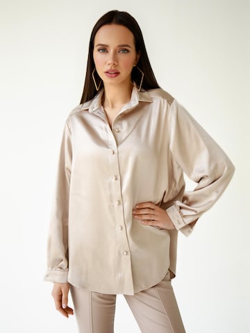 Anushka - Camiseta talla grande en beige: frente