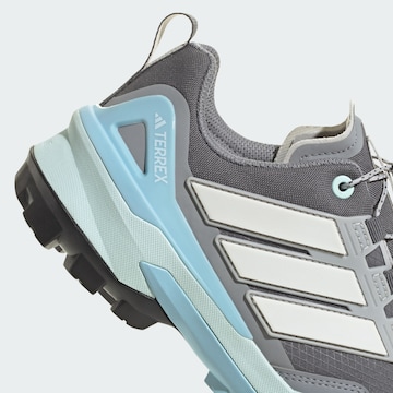 Scarpa bassa 'Skychaser' di ADIDAS TERREX in grigio
