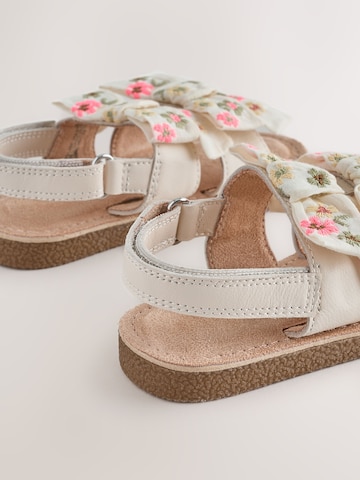 Next Sandále - Biela