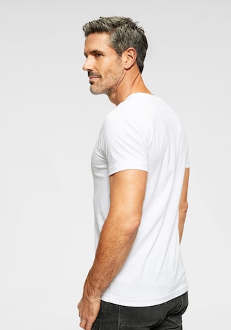 T-Shirt GANT en blanc