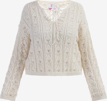 Pullover di IZIA in bianco: frontale