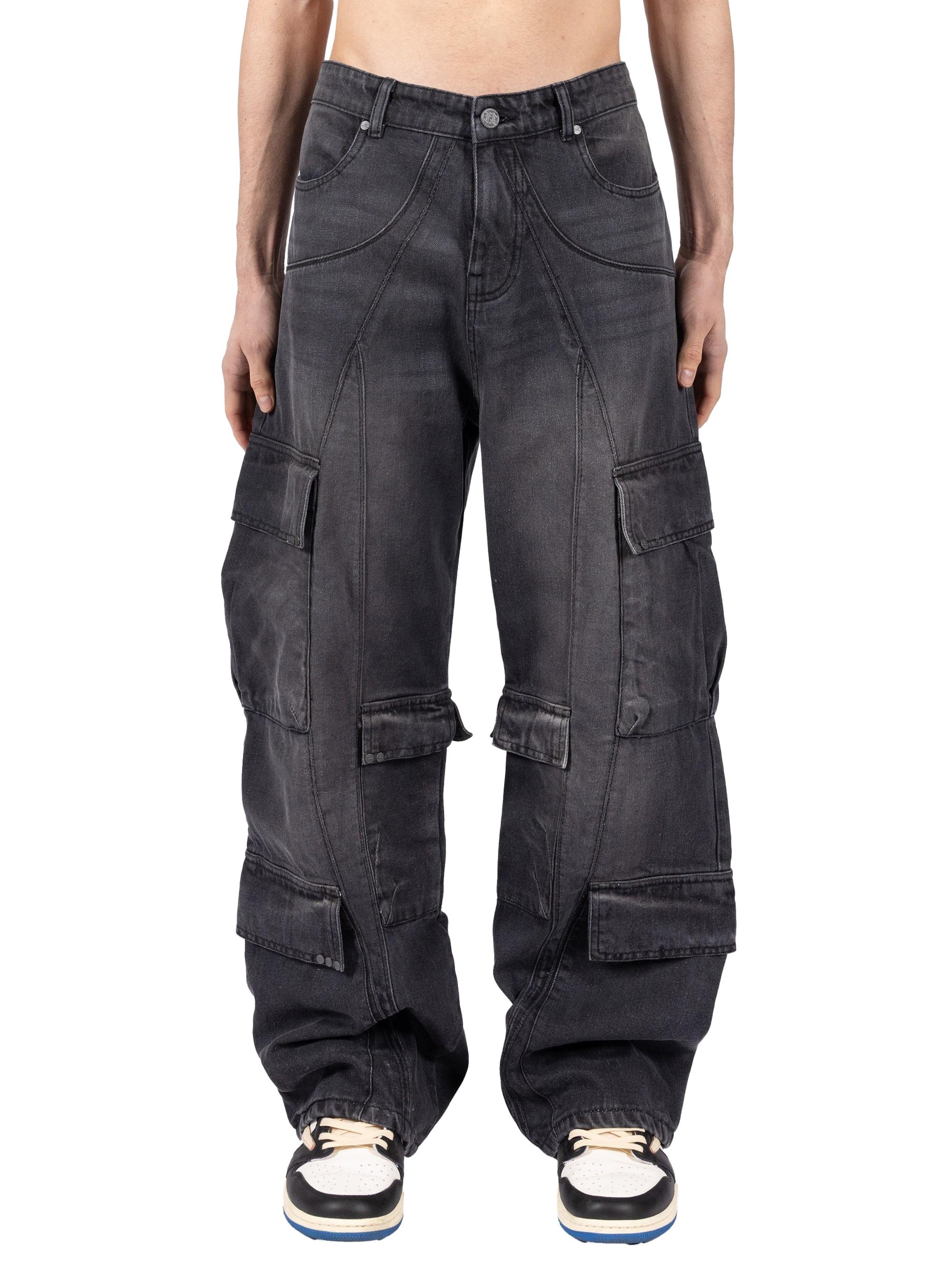 FAVELA Baggy Cargo Jeans in Black: front