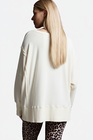 Cotton Candy Sweatshirt in White