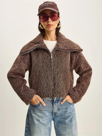 Bianco Lucci Tussenmantel in Bruin: voorkant