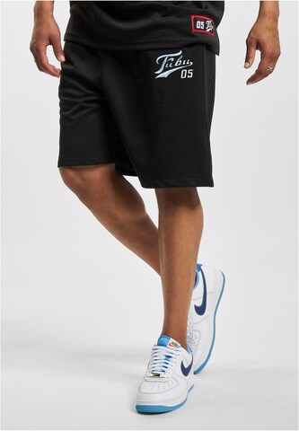 FUBU Regular Shorts in Schwarz: predná strana