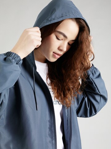 new balance Jacke 'Iconic Collegiate' in Grau