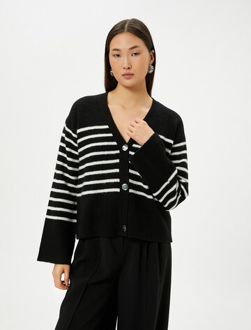 Koton Strickjacke in Schwarz: Vorderseite