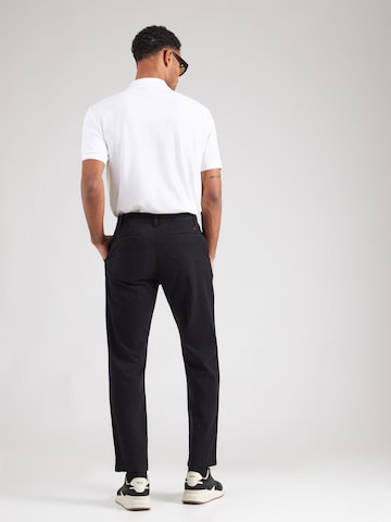 BOSS - Tapered Calças com pregas em preto