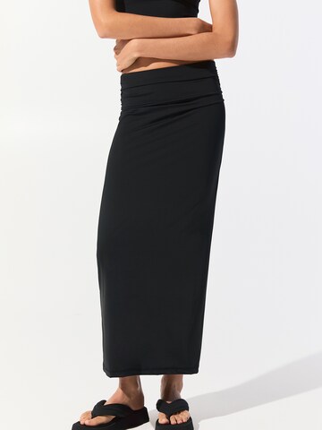 Pull&Bear Skirt in Black: front