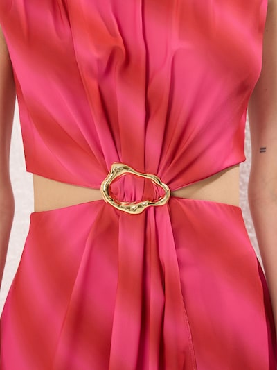 Trendyol Jurk in de kleur Donkerroze / Rood, Productweergave