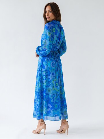 Introvertie VIENNA Sommerkleid‌ in Blau