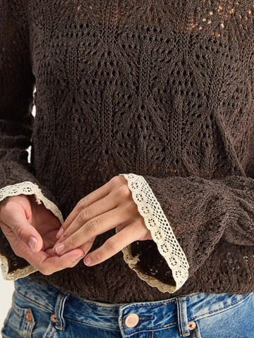 Bianco Lucci - Pullover 'Pullover' em castanho