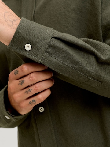 Regular fit Camicia di R.D.D. ROYAL DENIM DIVISION in verde