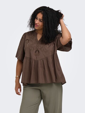 ONLY Carmakoma Bluse i brun: forside