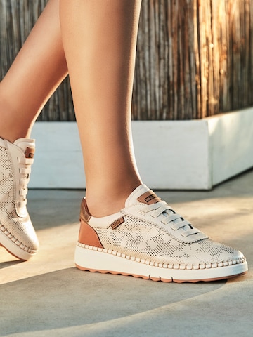 PIKOLINOS Matalavartiset tennarit 'Arenas' värissä valkoinen