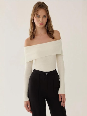 Hiccup Pullover in Weiß: Vorderseite