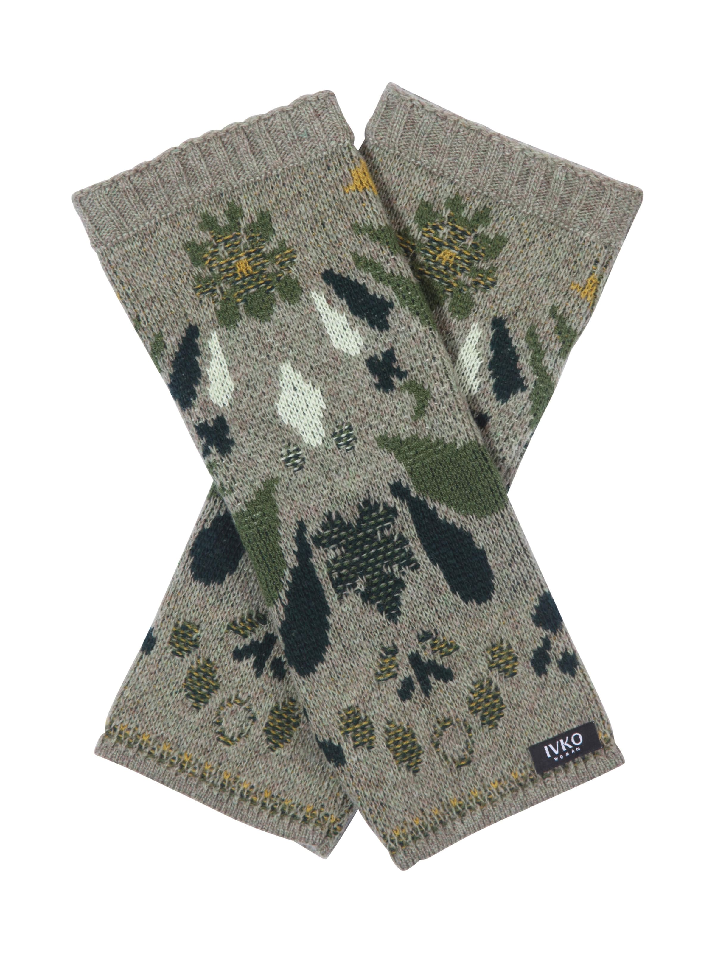 IVKO Hand Warmers in Green: front