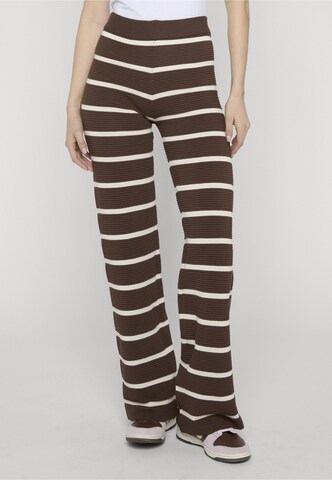 Wide leg Pantaloni di Estelou in marrone: frontale