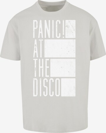 F4NT4STIC Shirt 'Panic At The Disco Block Text' in Grijs: voorkant
