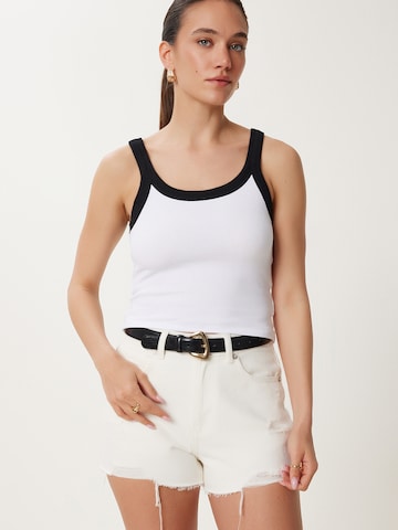 Haut Happiness İstanbul en blanc