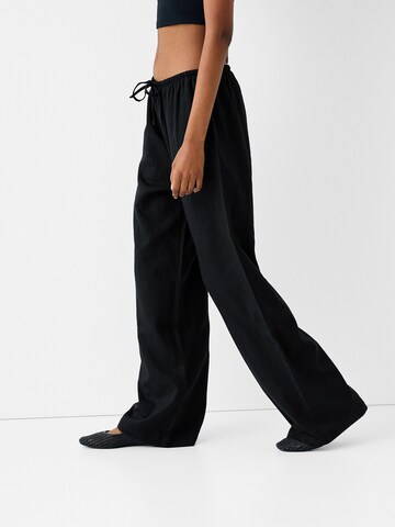 Wide leg Pantaloni de la Bershka pe negru